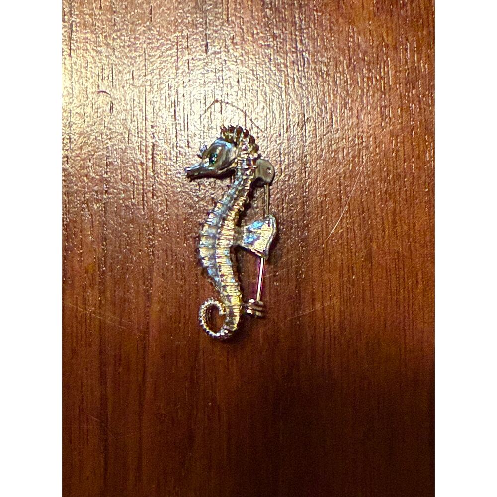 Vintage seahorse pin